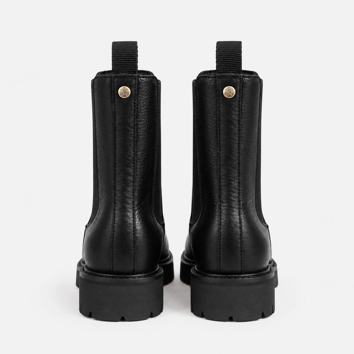 Go-To Lug Mid Chelsea Boot Black