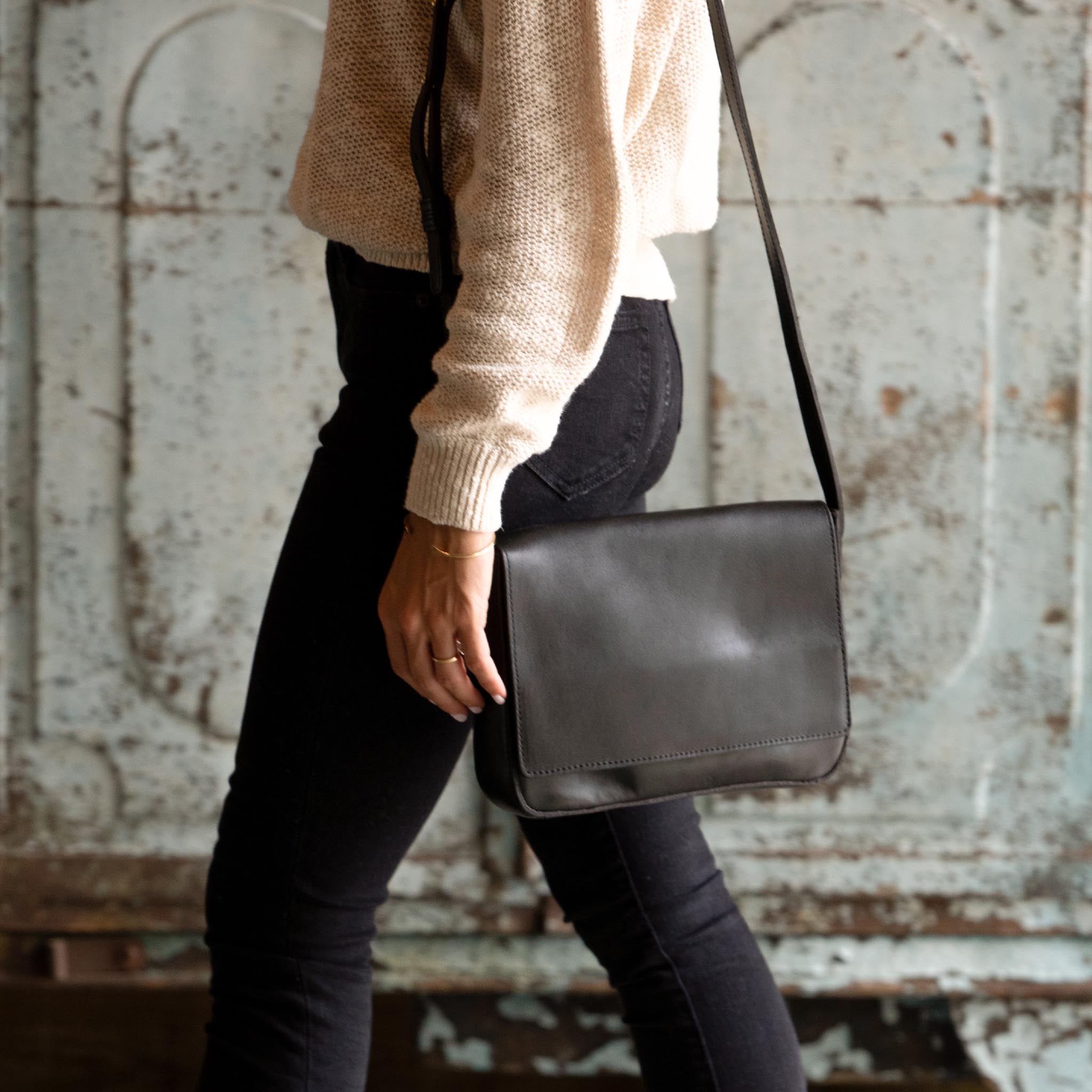 Women's black crossbody purse Clearance