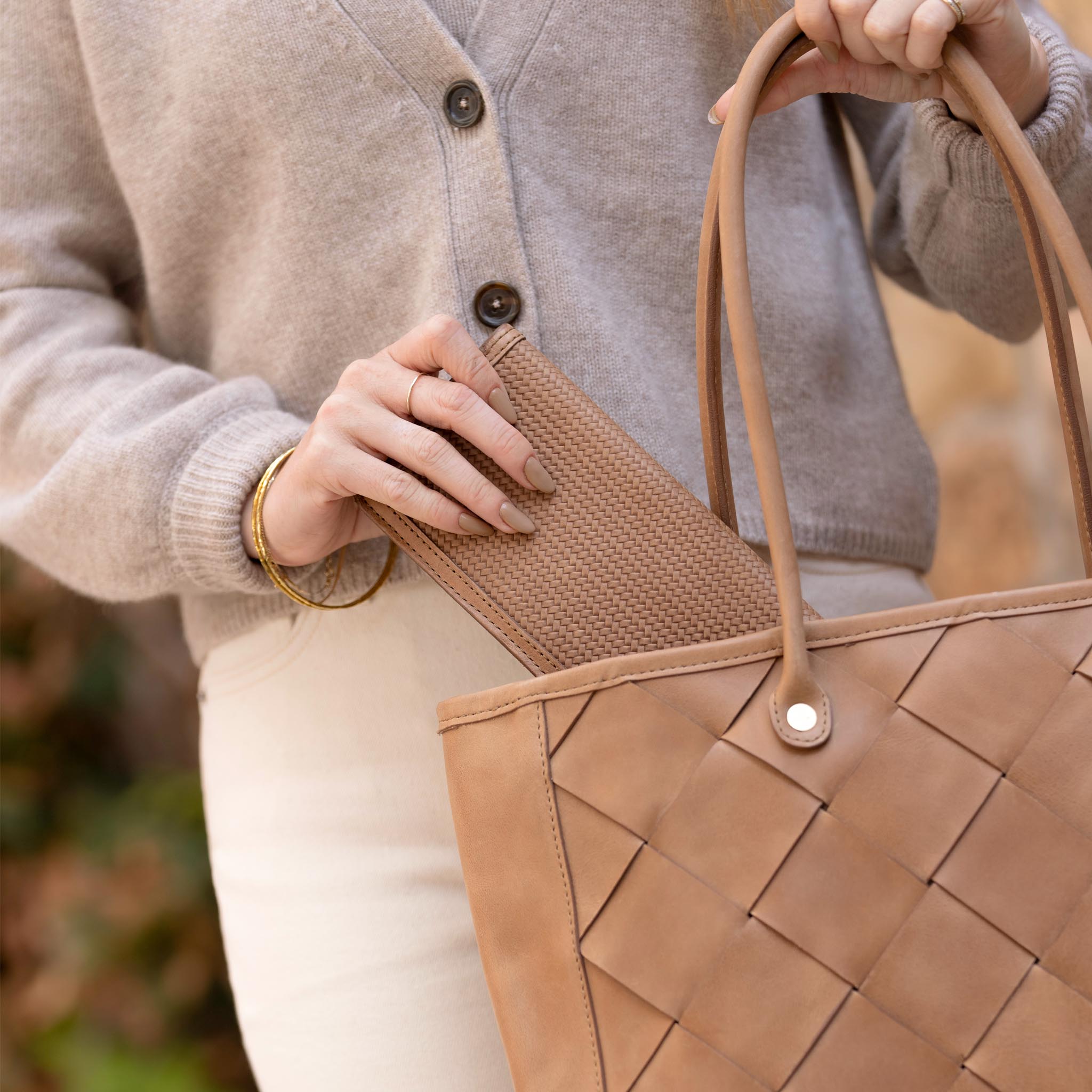 Chelsea Large Leather Slip Pocket Tote, Tan - The Leather Store